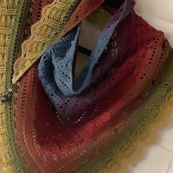 Handcrafted Scarf/Shawl with Beaded Toggles - Picture 5 of 5